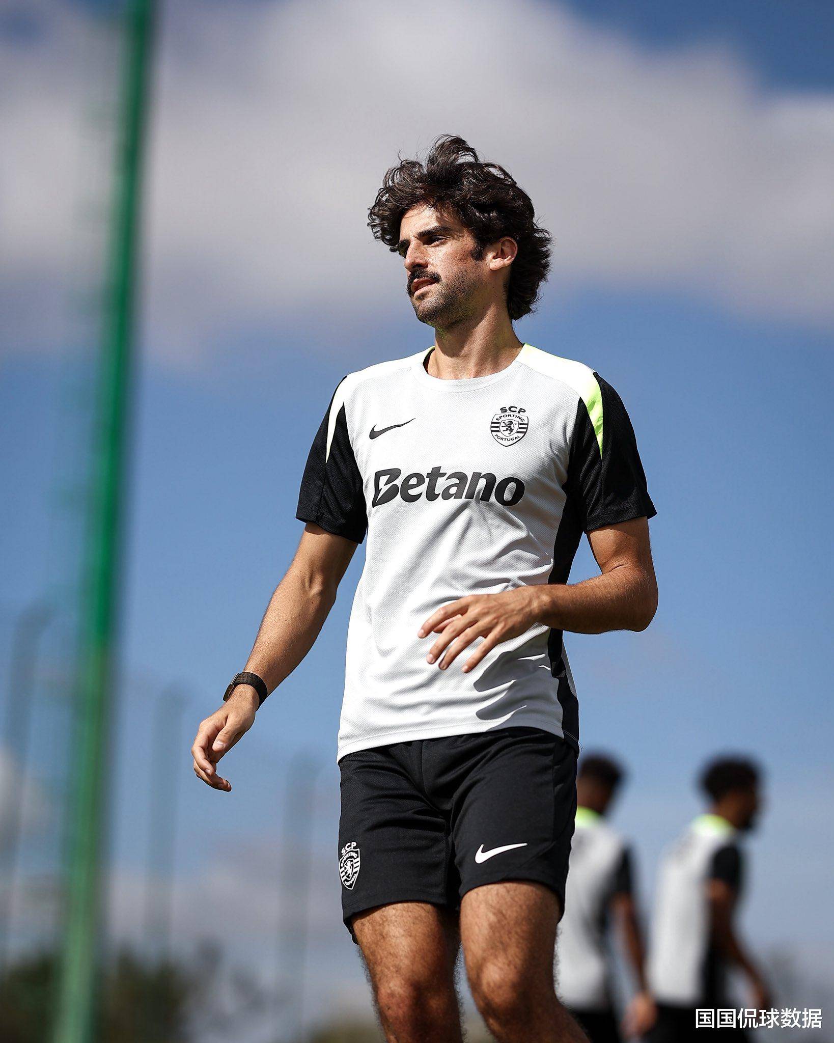 关键时刻葡超焦点战，阿贾克斯回应争议，态度坚定，训练强度明显提升(阿贾克斯最新消息今天)