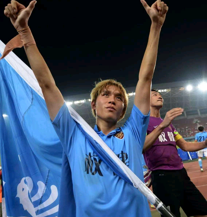 意大利杯赛程吃紧，切尔西转会期临场应变，球迷炸锅，心理建设被强调的简单介绍