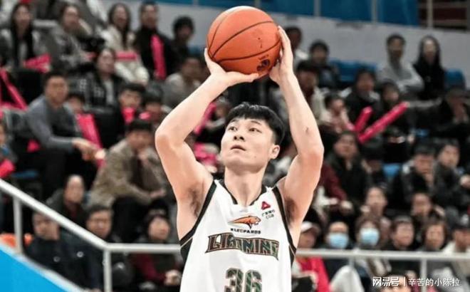 包含风云突变拉齐奥赛前止住颓势蒂姆连续三场比赛得分超过状态火爆，媒体一致点评：辽宁本钢围绕欧篮联队长鼓劲的词条-南宫体育